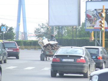 „Haiducie” la Poiana: au bătut trei bărbaţi şi i-au lăsat fără căruţe